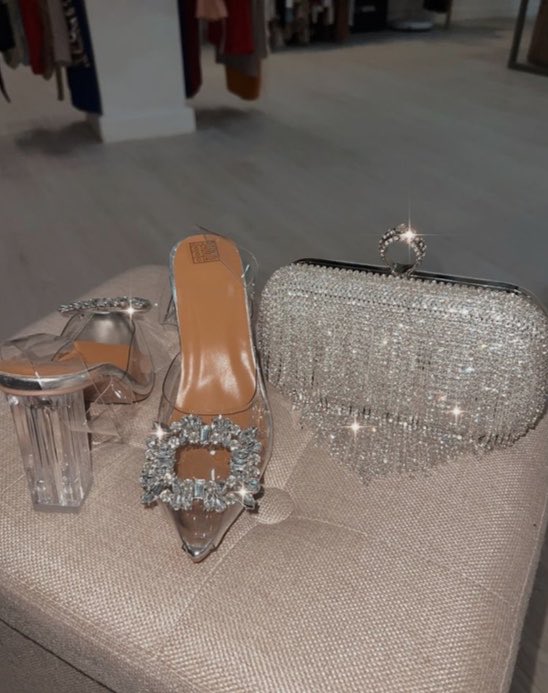 style_frenzy's tweet photo. or silver? 🪙 https://t.co/rt9WmWIHV3