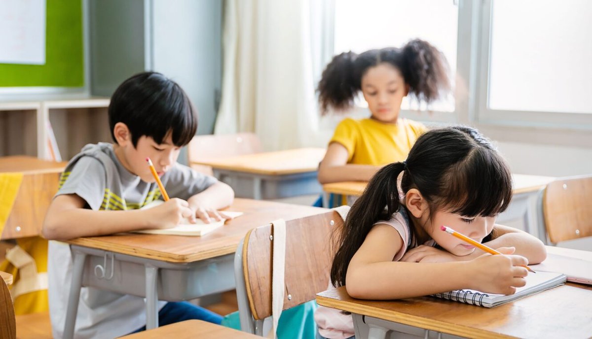 TeachHub's tweet image. Classroom design can significantly impact student learning and engagement. Discover how physical space influences educational outcomes: tinyurl.com/33dtwwwa                   
#ClassroomDesign #ClassroomManagement #Students #Teachers