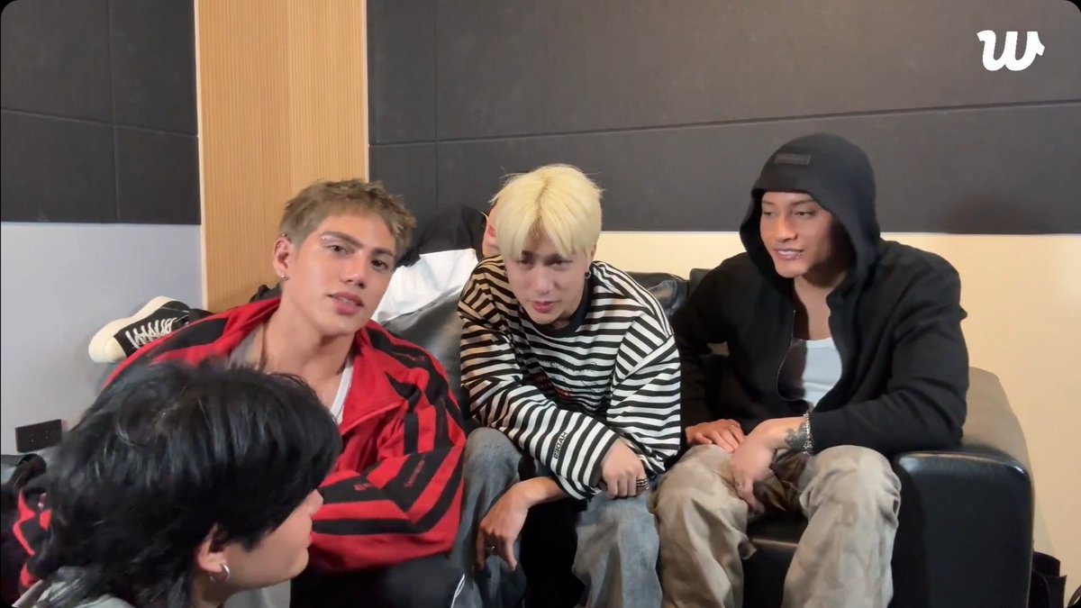 Riri Snow ❄️ tweet media