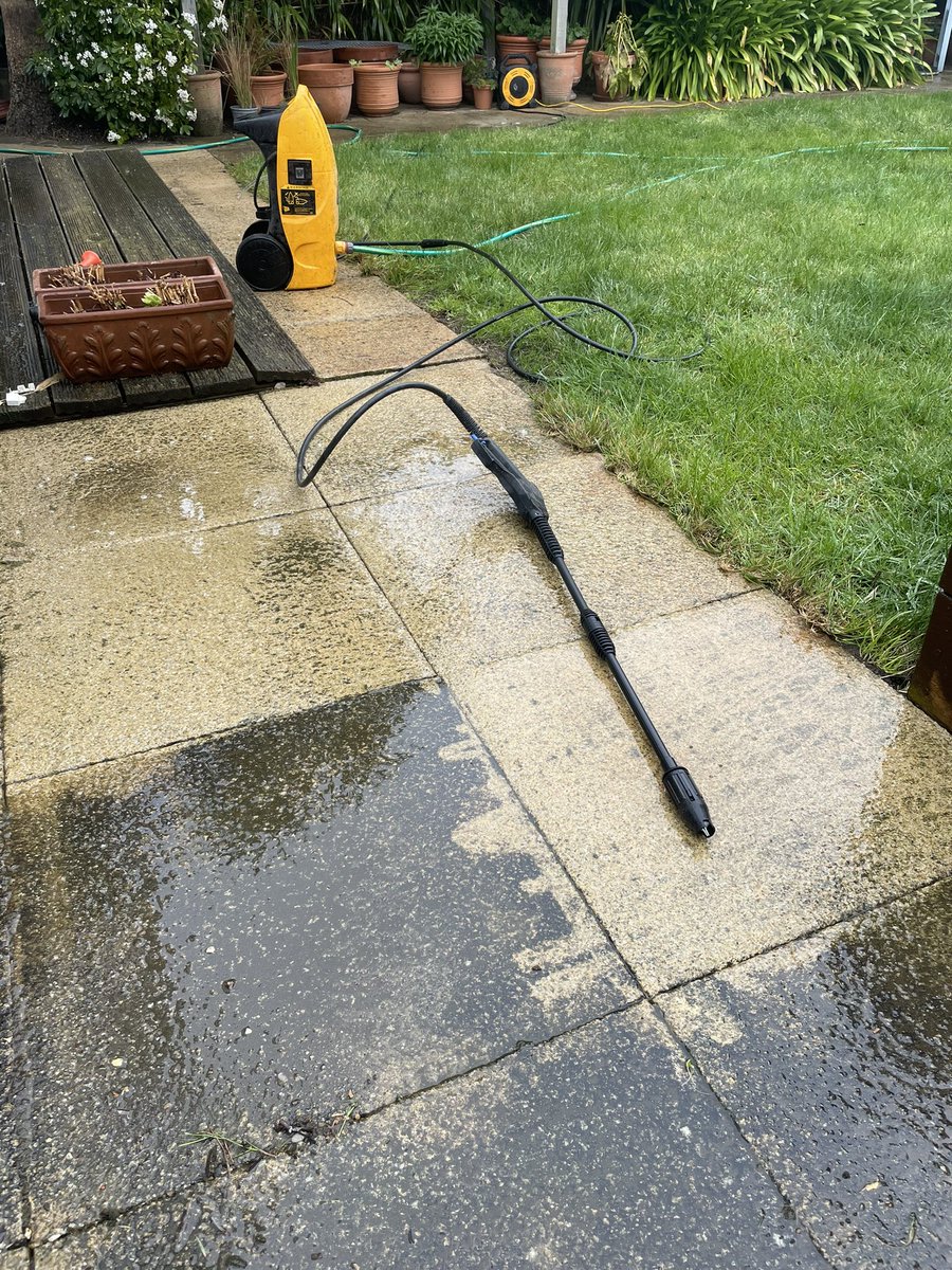 Clive Hart tweet media