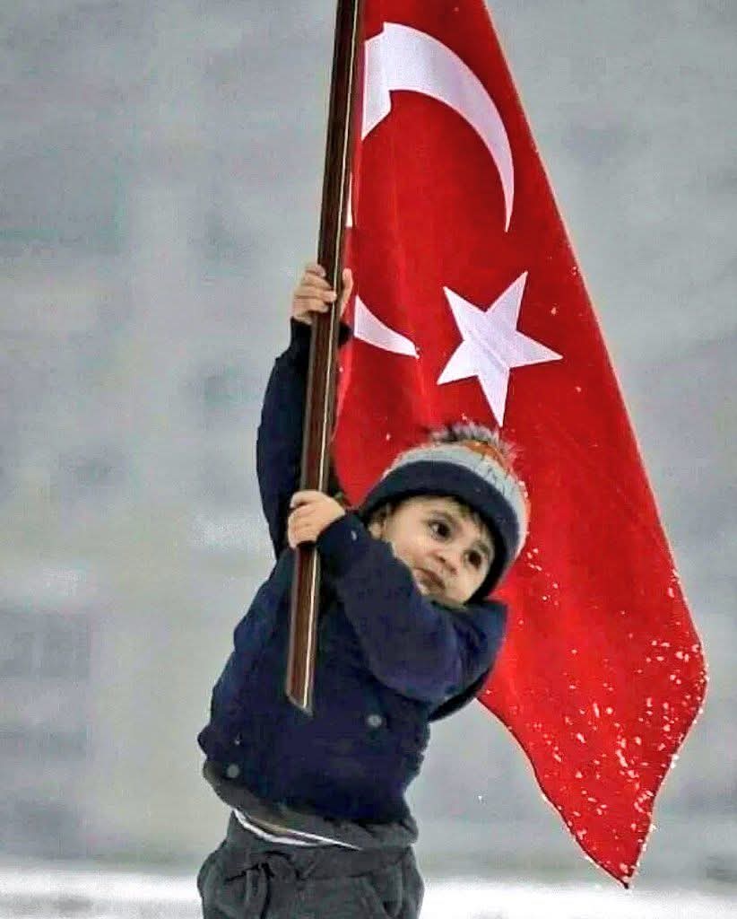 krks068's tweet photo. Hayırlı bir evlat yetiştirmek; sadece bir çocuğu büyütmek değil, bir milletin yarınını inşa etmektir. Çocuklarımızı; milliyetçi, vatansever ve manevi değerlerine bağlı bireyler olarak yetiştirmeliyiz. Bunu başardığımızda suça sürüklenmemiş pırlanta gibi çocuklar yetişir.. https://t.co/a0pSP8GUPS