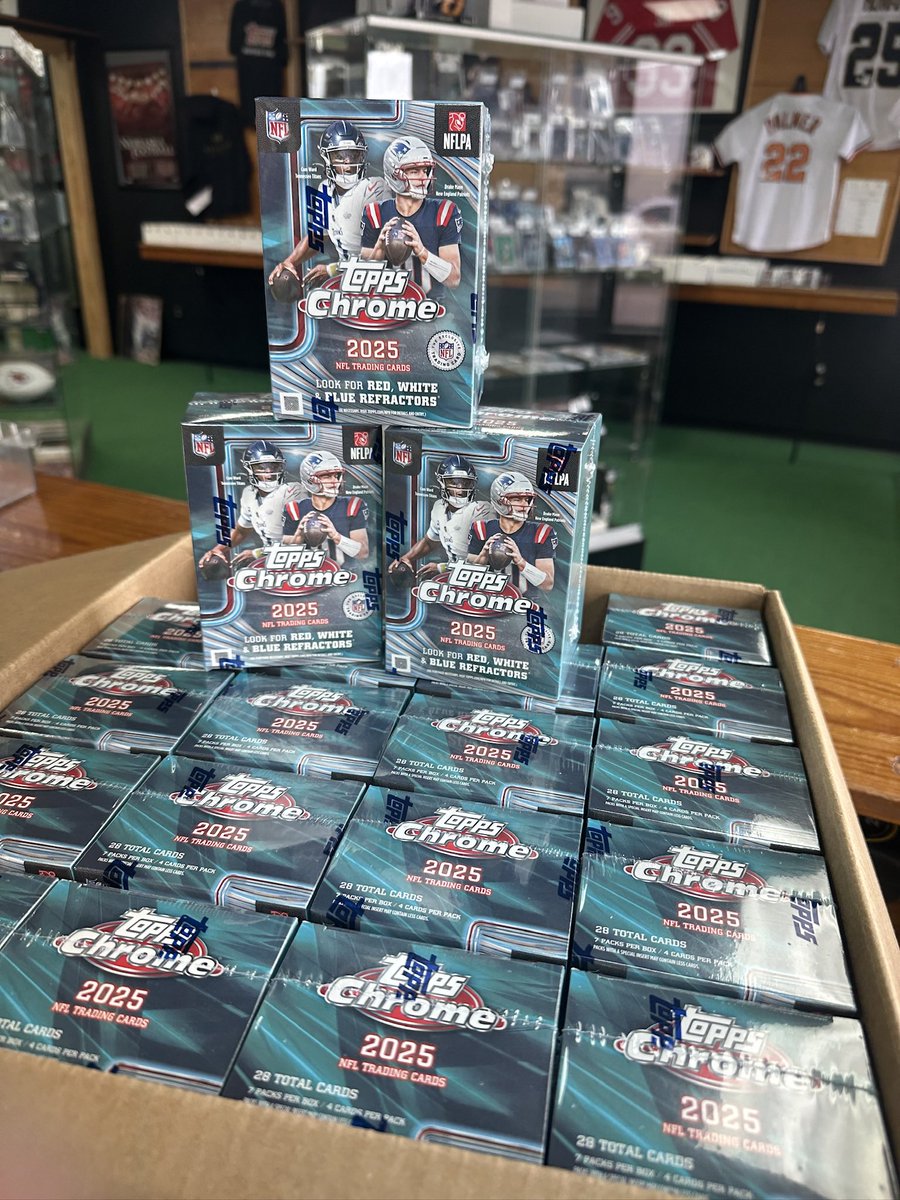 Walkon_Cards's tweet image. Today is the BIG DAY! 2025 Topps Chrome Football drops today when the store opens at 11. See you soon! 🏈

#walkoncards #shoplocal #topps #toppschrome