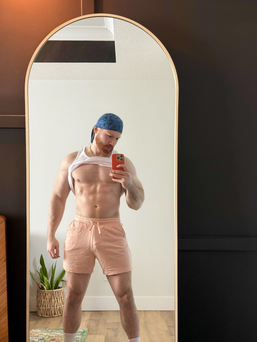 maxivillion's tweet image. Viking soul, pirate heart 🧡💙   #redhead  #pirate  #mode #gay