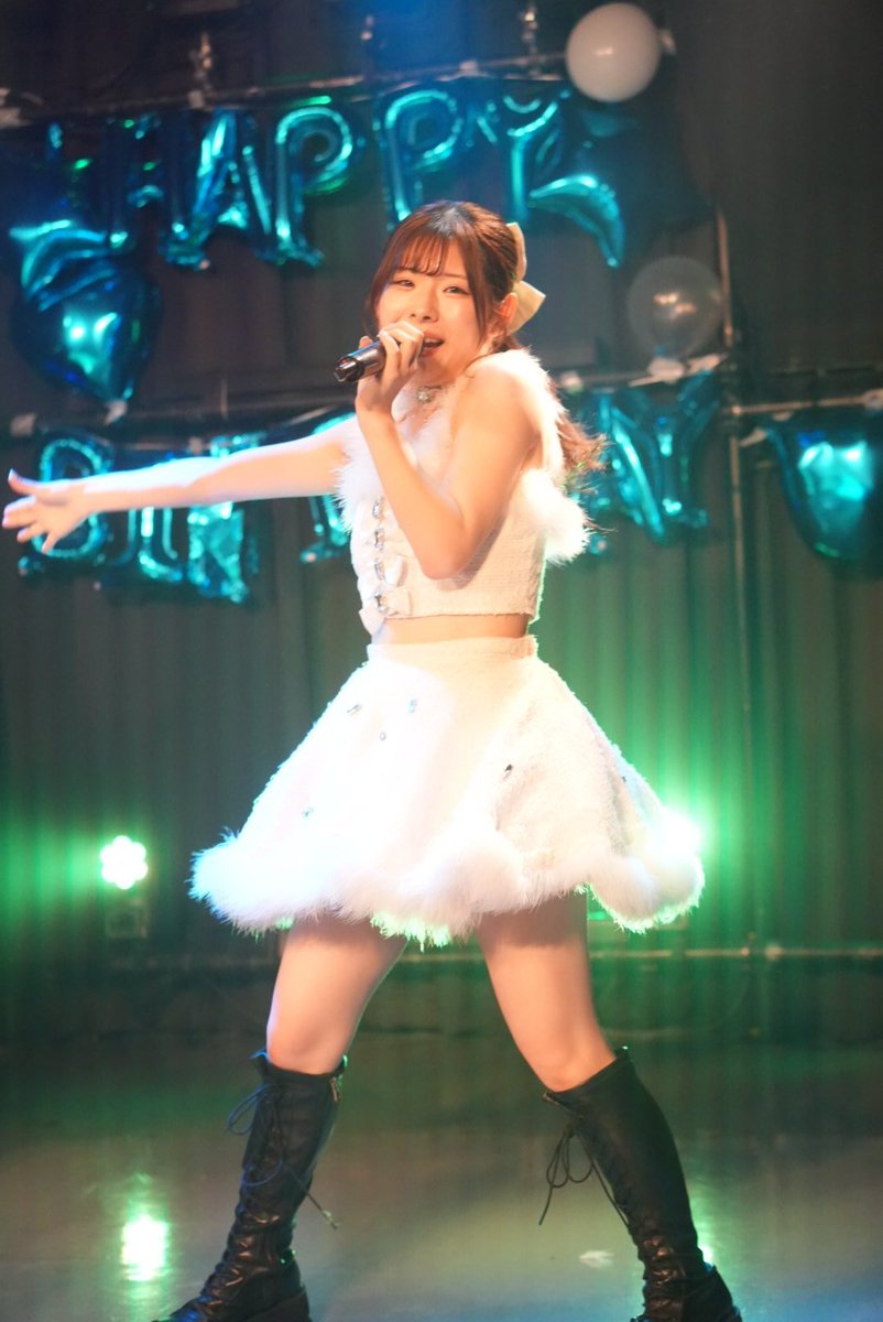 よしかず tweet media