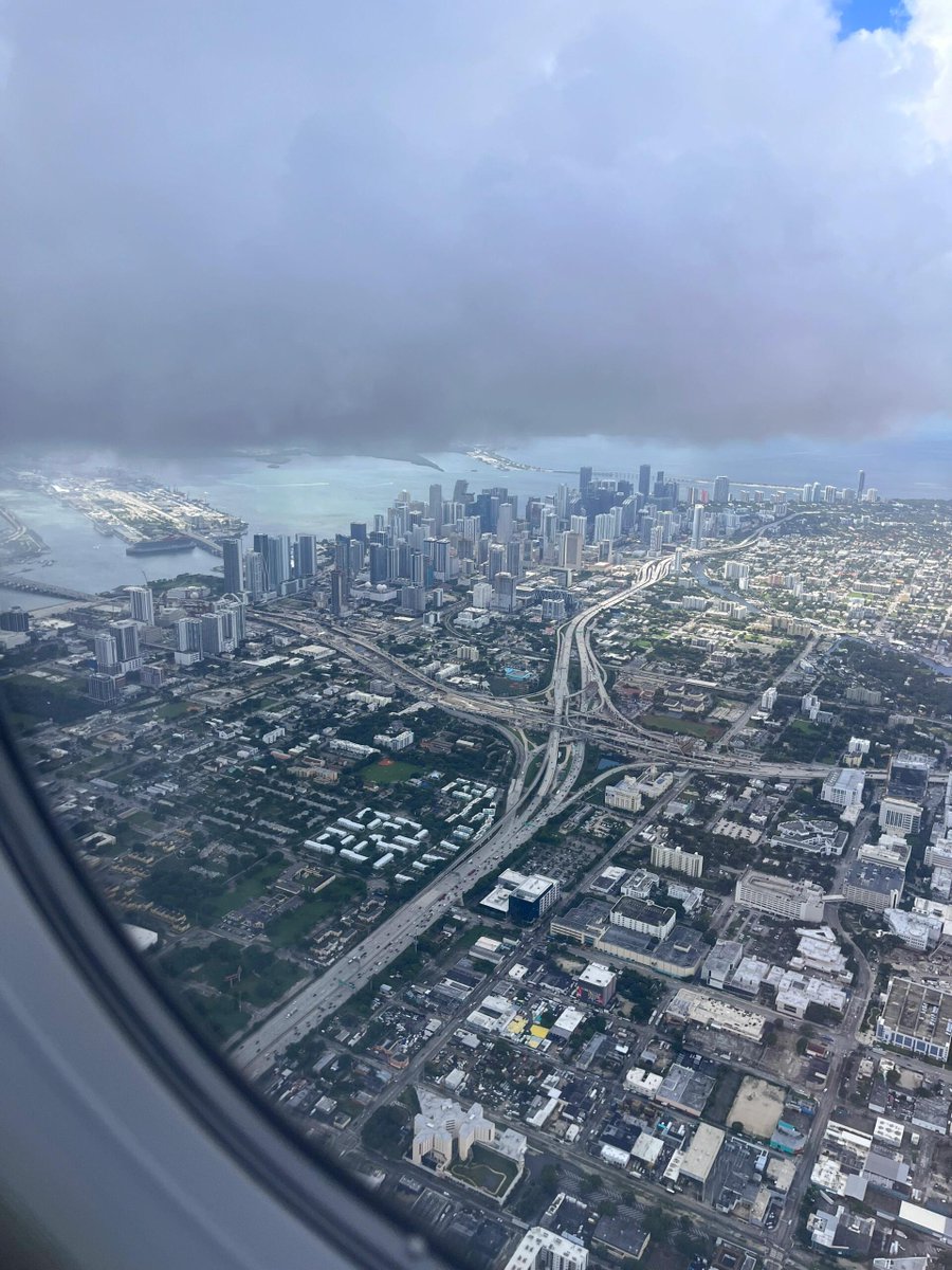 findalicehere's tweet image. Okay, I think I see a pattern here... 🛥️🏡 The most magic little network of canals. Are you ready for some Florida life?  #traveltiktok #florida #view #viewfromabove