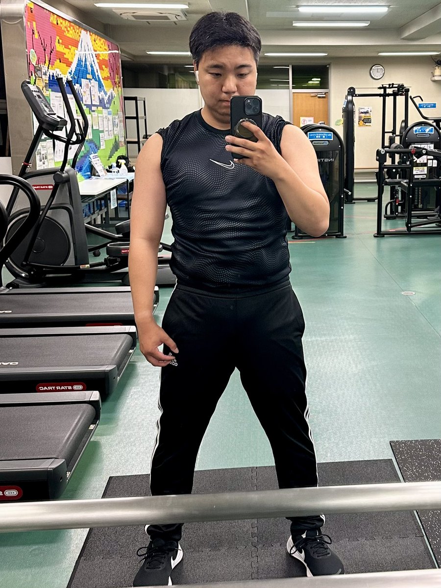 YuHkI96 tweet media