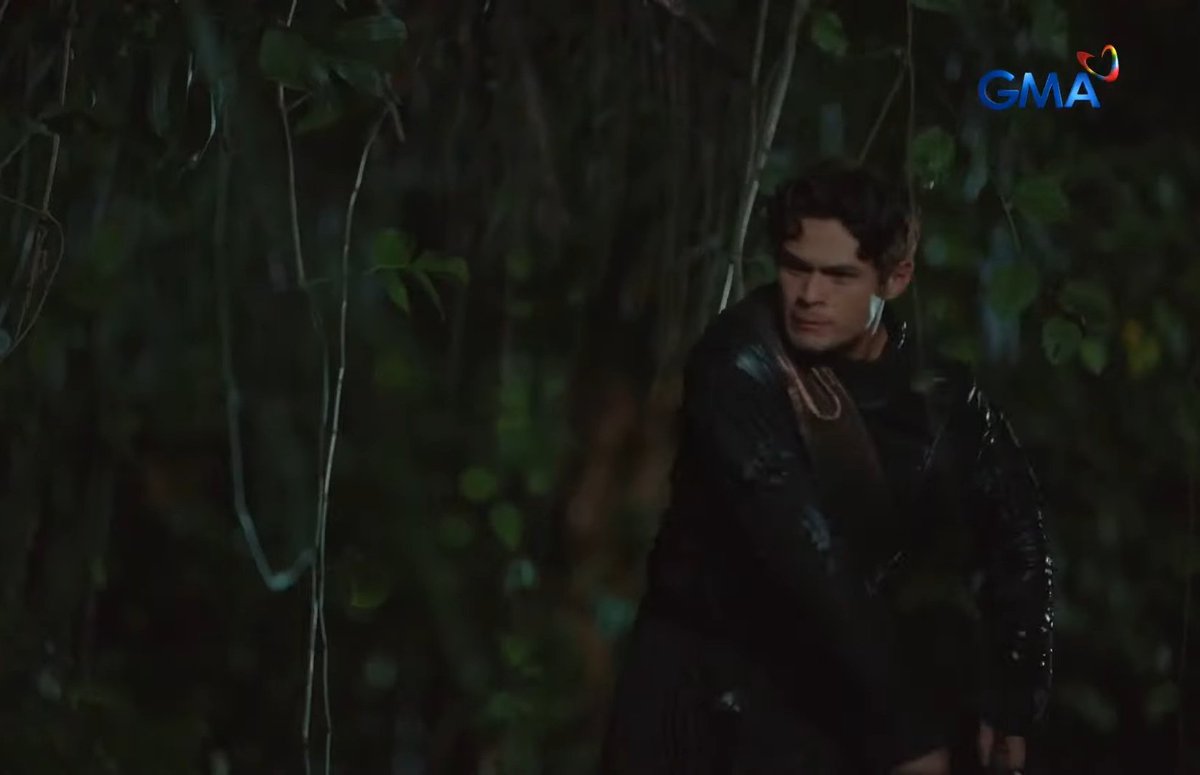 ecorreidiuhara's tweet image. nirewatch ko tong part na to, tapos tawang tawa ako kase di nga masyado nag-effort sa pagbato si Daron, pero tinamaan pa dn si Mitena, samantalang si Terra na kayang mag-powerblast gamit dalawang kamay, di man lng tinira si Mitena nung nakatalikod sa kanya 😂

#SanggreLabanSapiro