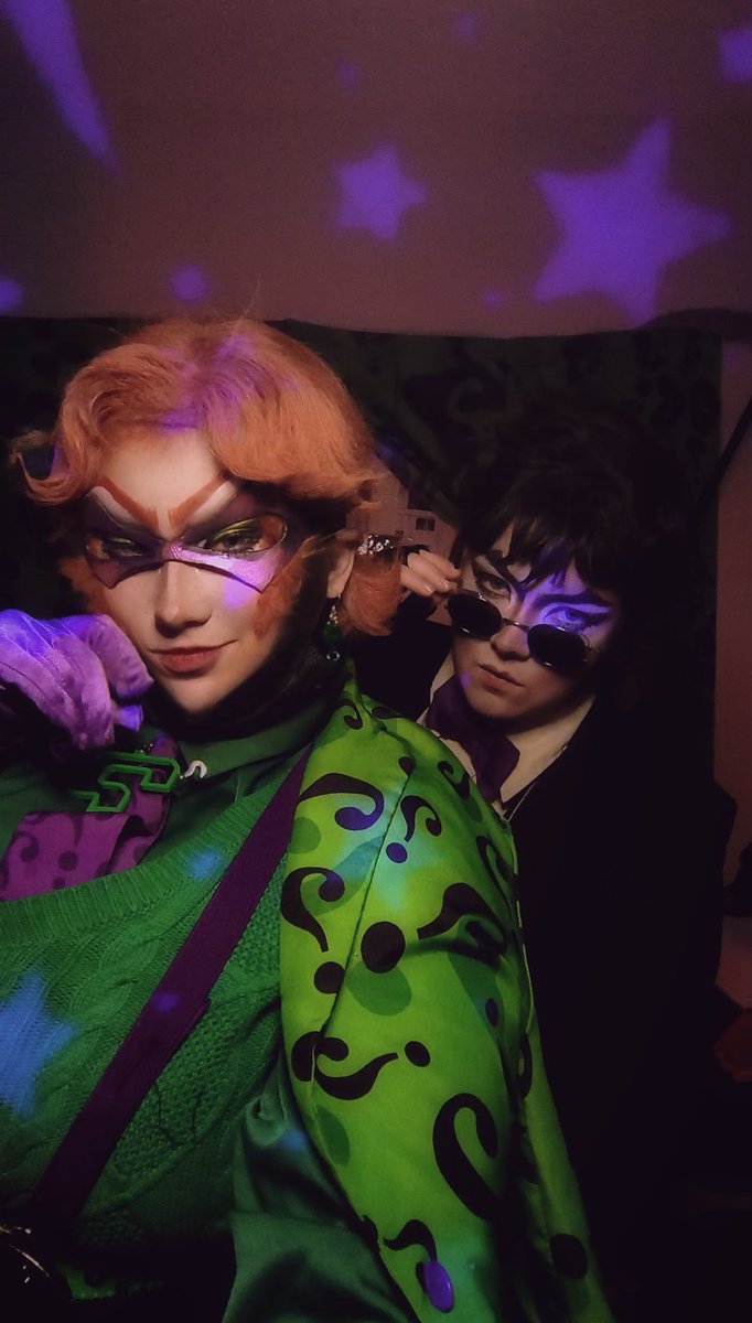PuzzlingPrincey's tweet photo. We really are quite dashing. ~ 

#myface #riddlercosplay #riddlebird #nygmobblepot #riddler #theriddler https://t.co/kL8y5HMEZB