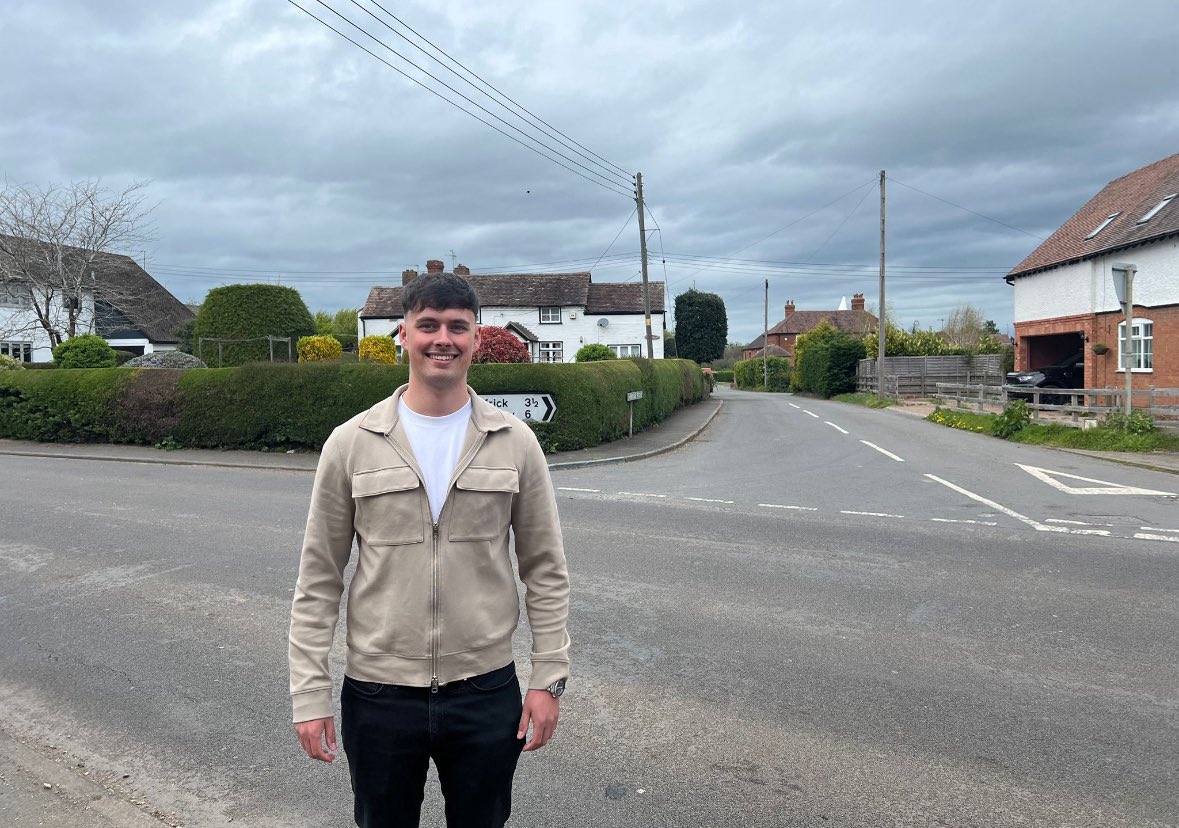 sebbarbour19's tweet image. Delighted to have been selected as the Conservative candidate for the Malvern Hills District Council by-election in Alfrick, Leigh and Rushwick.

The choice is simple:

#Conservative MHDC delivering their second consecutive tax freeze.

Or…

Reform who raised tax by 9% at WCC.