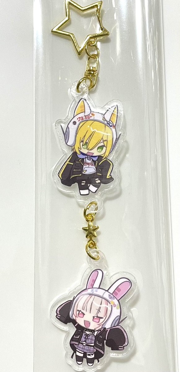 アクキーだけラメ入りです