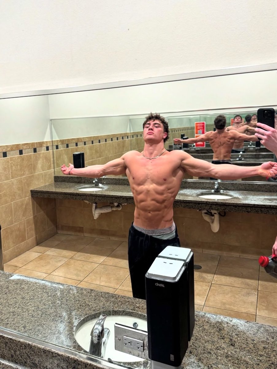 Alpha Winkelman 😈 tweet media