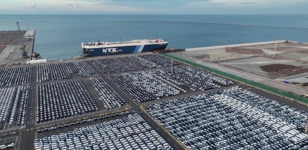 indonesian_inf_'s tweet image. 日本郵船の自動車船、インドネシア・パティンバン港に初寄港…ターミナル運用能力を確認 1枚目の写真・画像 | レスポンス（Response.jp）

response.jp/article/img/20…

#インドネシア #日本郵船 #1 #Response.jp）