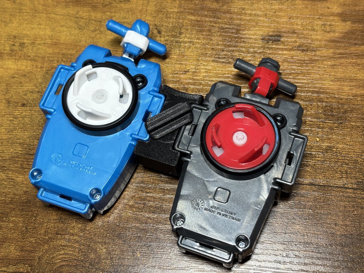tukasakotobuki's tweet photo. なんと   ひとりでベイブレードを2個回すためのランチャー連結部品
いくらなんでも一人っ子ご家庭向けのプロダクト過ぎる  非常に助かります

ストリング連結パーツ_★Ver1.0 | make-anything #booth_pm https://t.co/Wll8amT8wd https://t.co/p1WNU54HHt