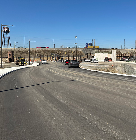 511PAPhilly's tweet photo. Improvements along I-95 through PHL include extending Delaware Ave and building a 95 N entrance ramp at Bridge St. This project section aims to alleviate side street truck traffic to/from the riverfront businesses adjacent to Bridesburg Park.
#95Revive
#MovingPhiladelphiaForward https://t.co/kb1HZSYwka