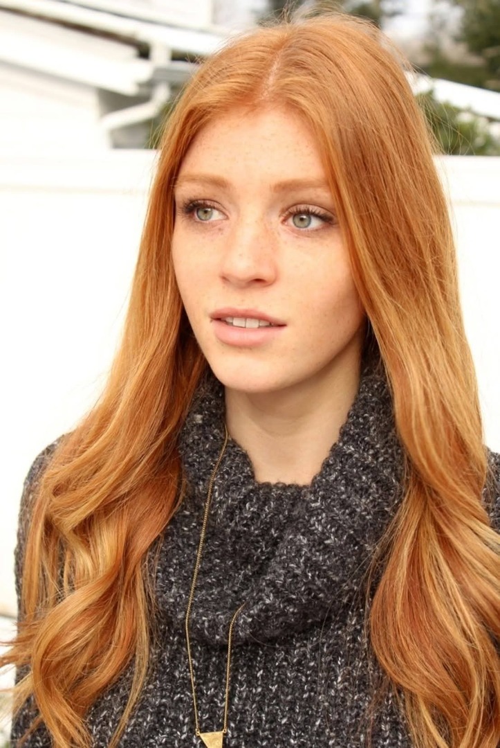 Beautiful Redheads and Freckle girls tweet media