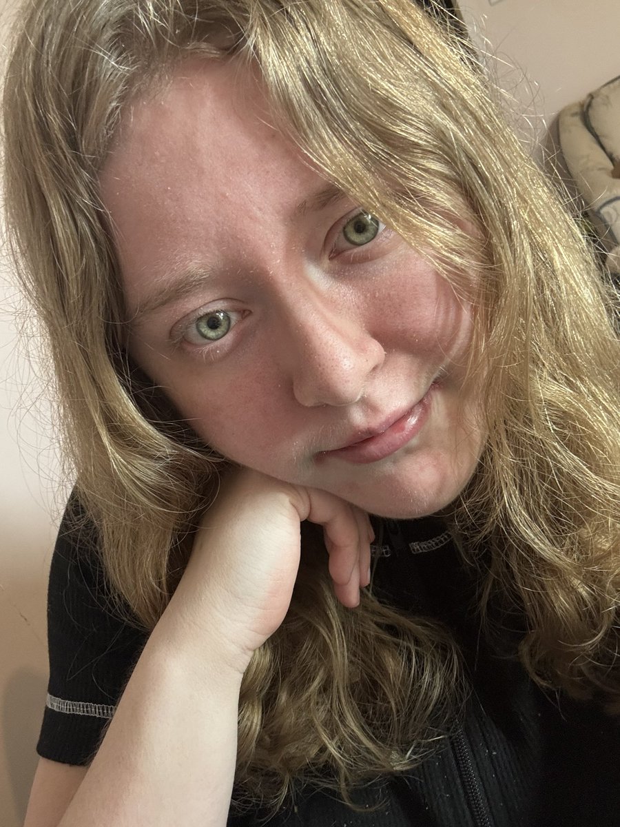 Sinny🌙 • she/her tweet media