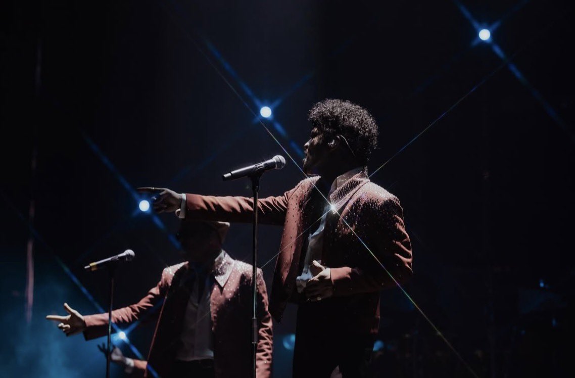 meuolharbm_'s tweet image. THE ROMANTIC TOUR GLENDALE 
(STATE FARM STADIUM)  

Registros incríveis do terceiro show (14/04) do Bruno Mars da sua nova turnê, The Romantic, em Glendale AZ! 
🌹♥️
#brunomars    
#theromantic 

📸: (@Spiribolt )