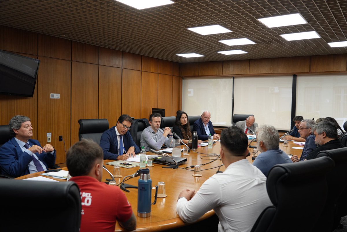 Diputados UY tweet media