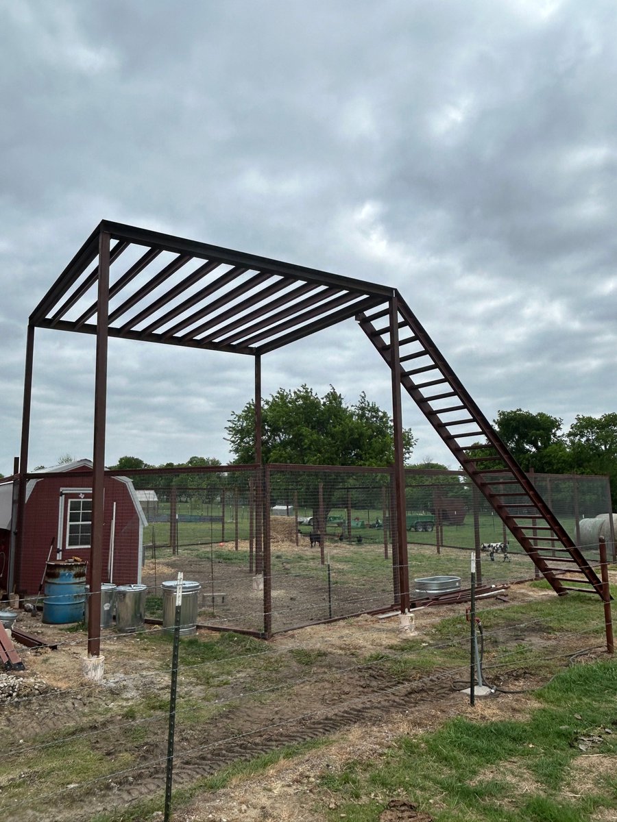 circlepmetal's tweet image. Check out this recent project we just wrapped up in Farmersville, Texas 📍
An elevated fireworks launch platform! 

#fireworks #custom #BuiltInTexas #construction #FarmersvilleTexas