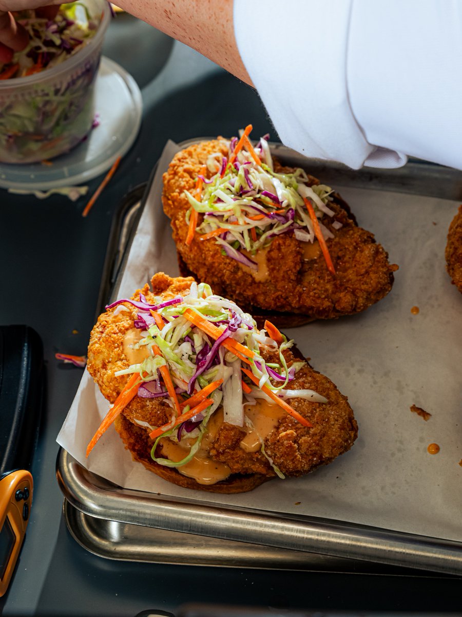 UPSIDEfoods's tweet image. Pan-fried, deep-fried, chicken-pot-pie’d. We mapped 120 flavor attributes to rebuild chicken from scratch. Now you can taste exactly what that means: chicken without compromise. How do you describe the taste of chicken?