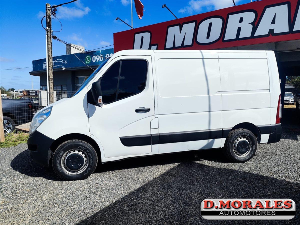 dmoralesauto's tweet photo. Renault Master (5.000 KMS AJUSTADA) Blanco 2.3 Año 2019 MUY BUEN ESTADO! 247.457 km único dueño USD 22.500. Aceptamos Permutas. Financiación Propia y Bancaria. Consultas al 4399 3172 / 099 690 807. WhatsApp 099 690 807 https://t.co/7536gdXExo https://t.co/BG1Er7Pmxz