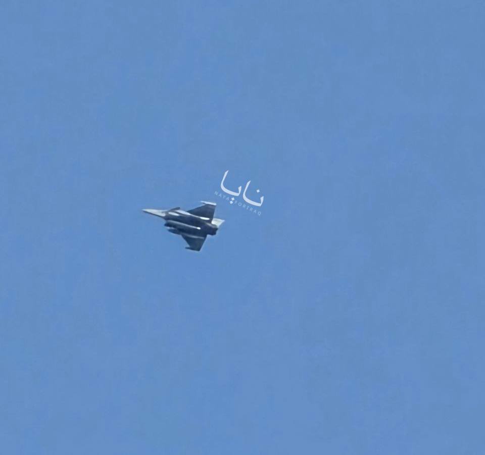 L_ThinkTank's tweet image. [ 🇫🇷 FRANCE | 🇮🇷 IRAN | 🇮🇶 IRAK ]

🔸 Un chasseur Rafale français a intercepté un drone de frappe longue portée de type Shahed/Geran au-dessus de la province d’Erbil, dans le nord de l’Irak, en utilisant un missile air-air, probablement de type MICA.