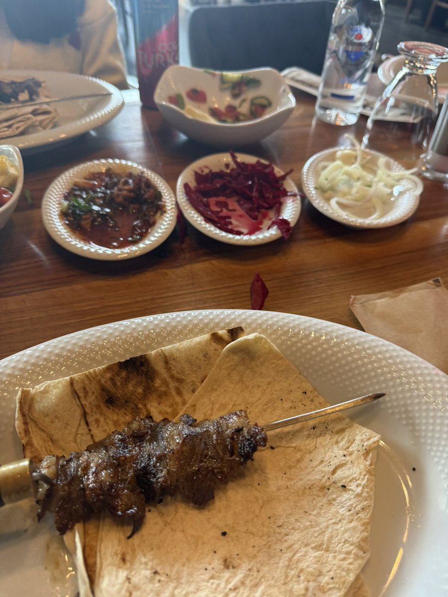 ox_pikachu's tweet image. 📍 $BASE ‘den gelen 75$’ı Ne Yaptım? 😃

3300₺ ancak 3 kişilik hesaba yetiyor (zar-zor) gerisini varın si düşünün. 

Base #Airdrop’undan Aslan payını alırsak bu sefer Cağ Kebabı kesmez ezecek başka yerler buluruz. 😆