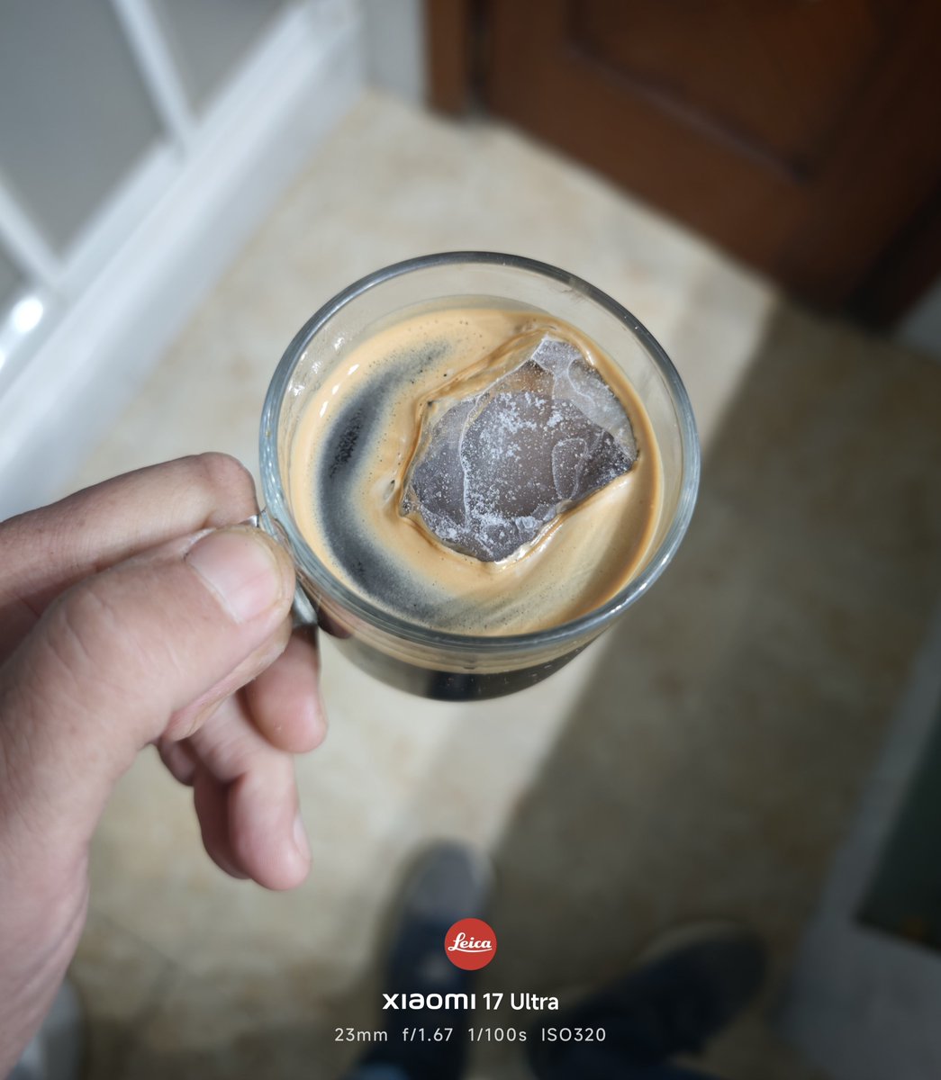 Daevisd's tweet image. Iced coffee ☕🧊😊 #coffeetime #icedcoffee