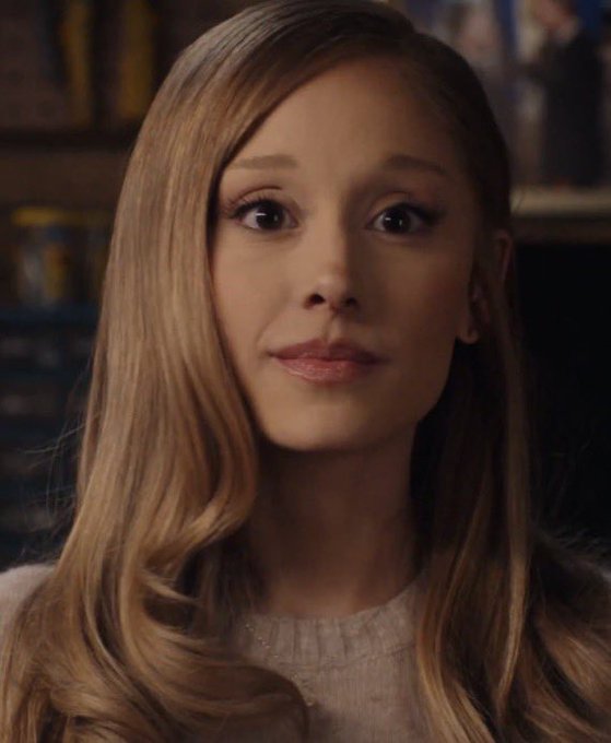 Ariana Grande Data tweet media