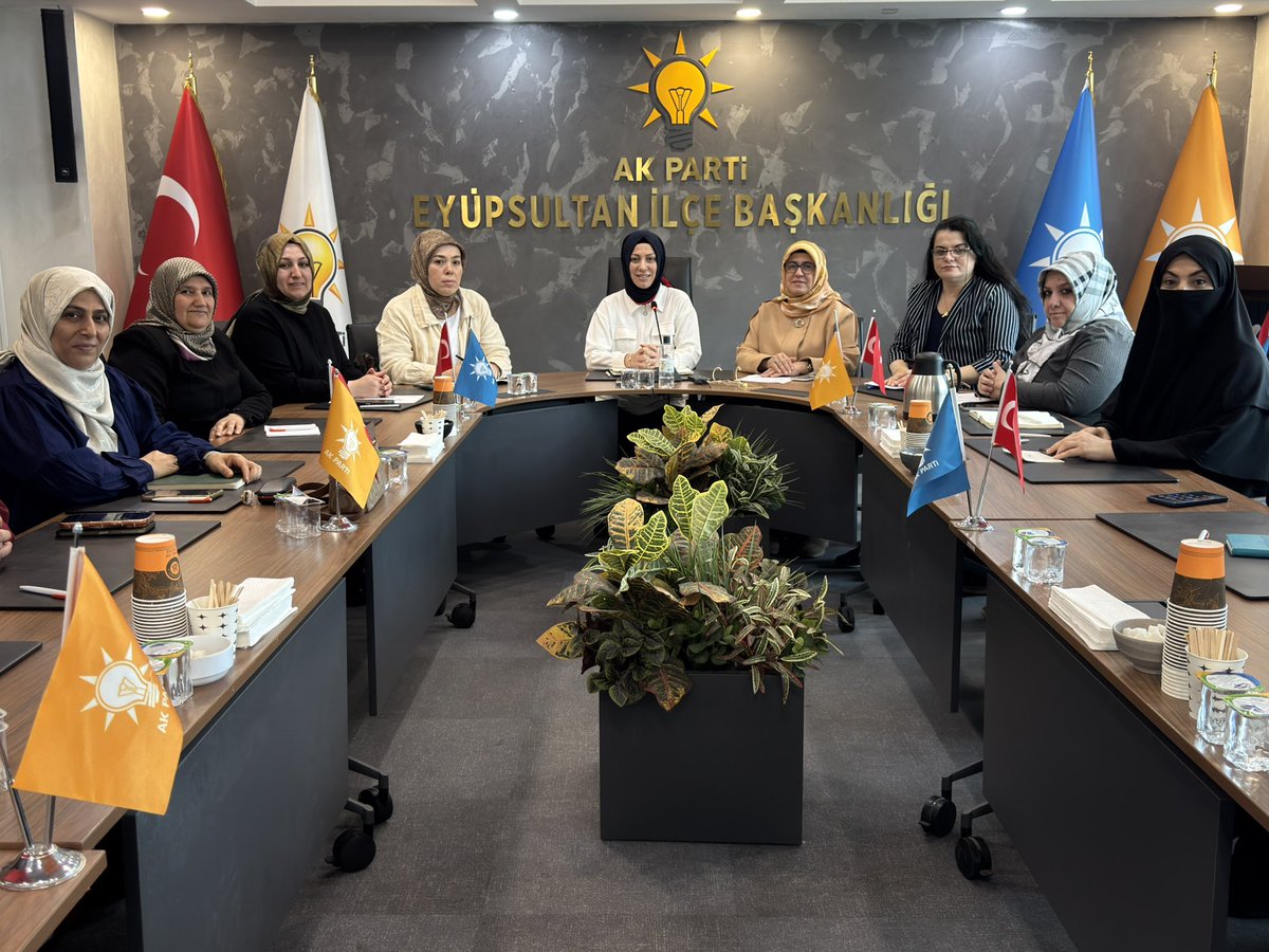 akkadineyup's tweet photo. Siyasi ve hukuki işler başkanımız
 @eskikansengul başkanlığında
  İl Koordinatörümüz @unzilemeydanci 
 katılımıyla Genişletilmiş Yönetim Kurulu Toplantımız gerçekleştirildi.

Siyasi gündem değerlendirmesi için Yönetim Kurulu Üyemiz Kübra Arala teşekkür ederiz. https://t.co/KpF0CoFoXT