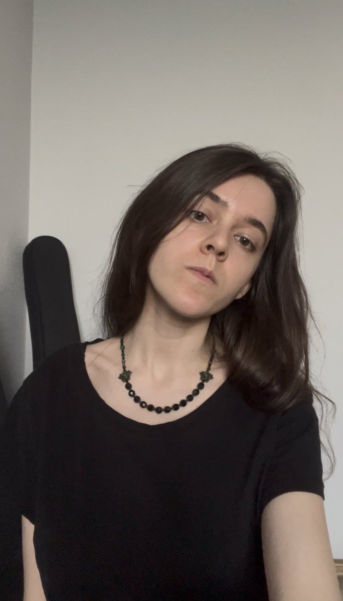 Твирь #нетвойне tweet media