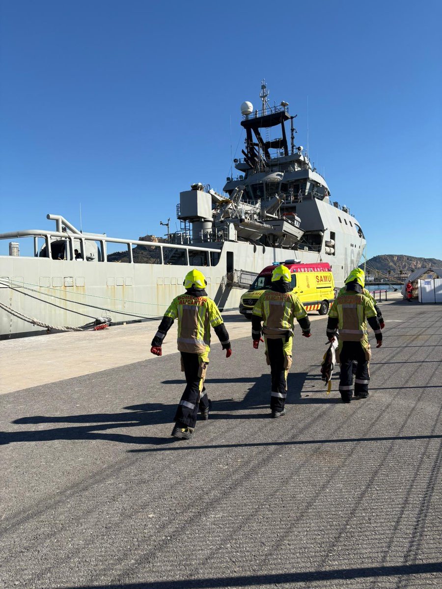 GVASESCV's tweet image. ⚓🔥 Simulacro MARSEC 2026 – Puerto de Alicante
La Armada Española ha liderado un ejercicio integral de emergencias marítimas  poniendo a prueba la coordinación entre más de 10 organismos civiles y militares.
🤝 Coordinación y preparación para proteger vidas.
#SESCV #emergencias
