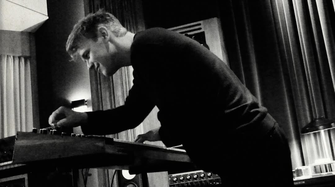 Info Charli xcx tweet media