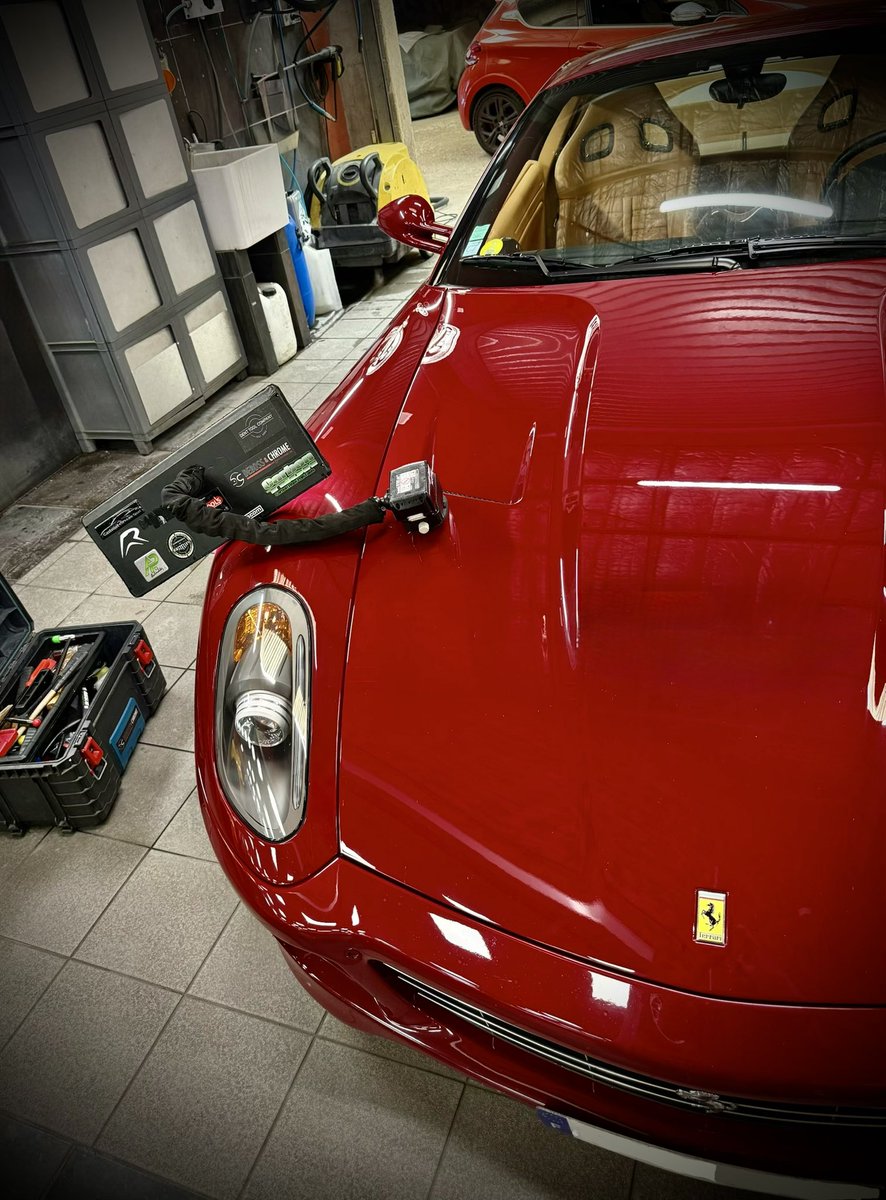 Debossandchrome's tweet photo. 🔥Intervention cette après midi au sein du garage @colombo_challenge_cc ⚒️

Un Débosselage sans peinture réalisé sur l’aile avant en aluminium de cette magnifique Ferrari 599 GTB Fiorano 🔥🥹

Un travail de précision sur un matériau exigeant, où chaque détail compte https://t.co/TQDj17NcY9