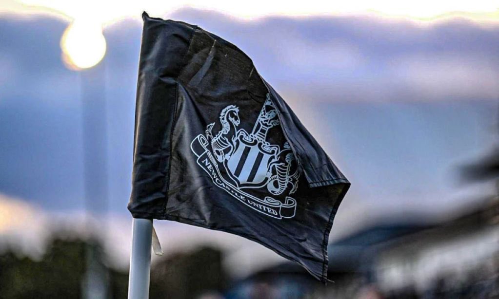 🚨 BREAKING! 🤯

José Mourinho has emerged as a GENUINE contender for the Newcastle job. 🇵🇹 

ℹ️ <a href="/alex_crook/">Alex Crook ⚽️🎙</a> 🤝 <a href="/JacobsBen/">Ben Jacobs</a>