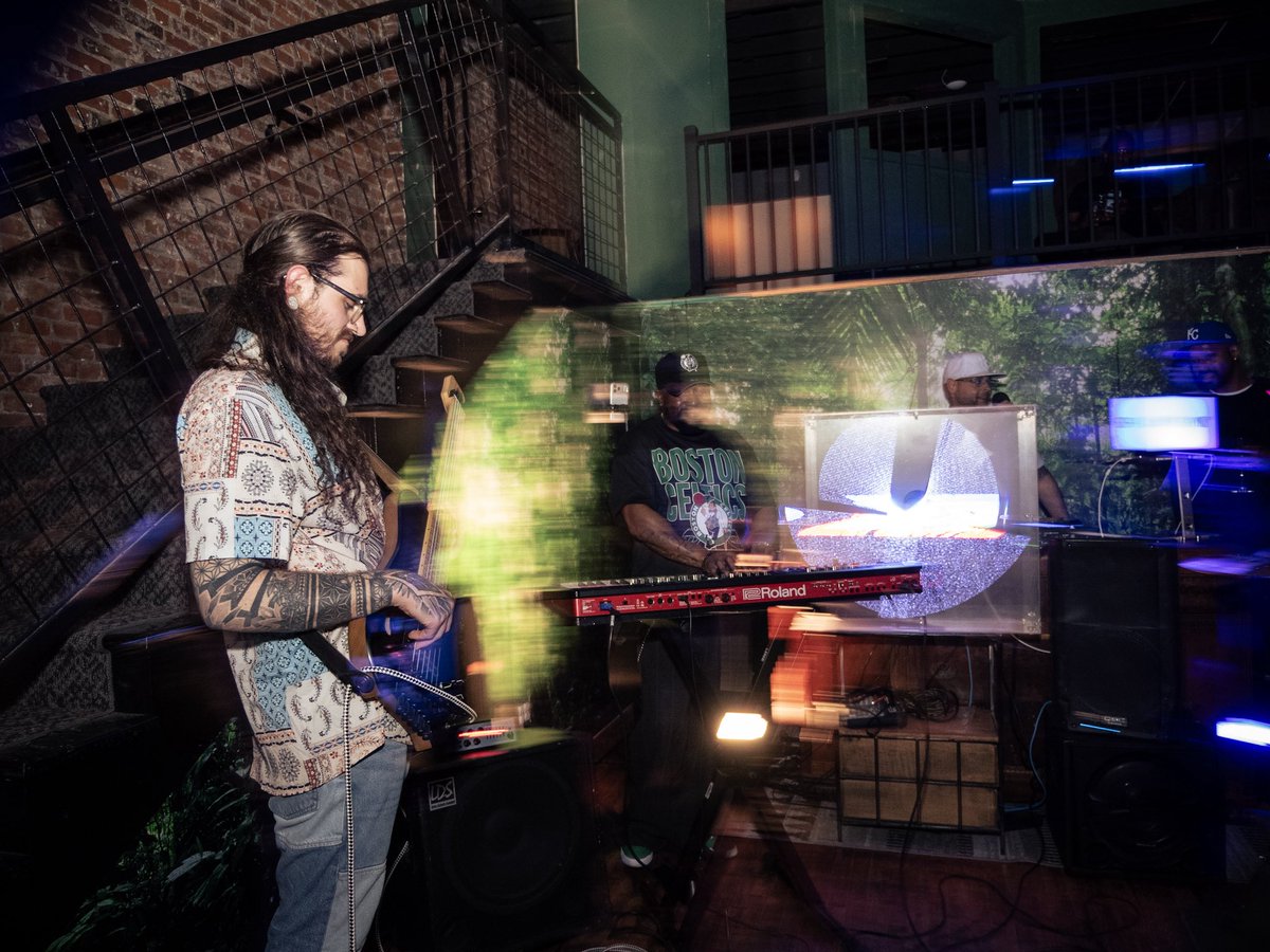 BrianBShynin's tweet image. The best R&amp;amp;B Vibes 🎶 in #KansasCity happen at R&amp;amp;B. SHYNIN' 

🚨BIG ANNOUNCEMENT OTW 🚨

#RnBShynin #BShynin #BrianBShynin