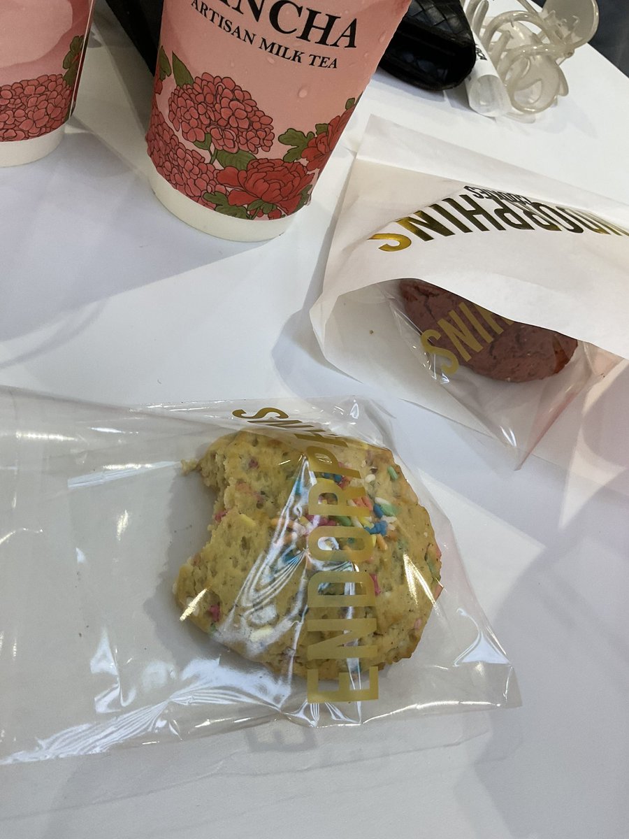 g, eepyhead tweet media