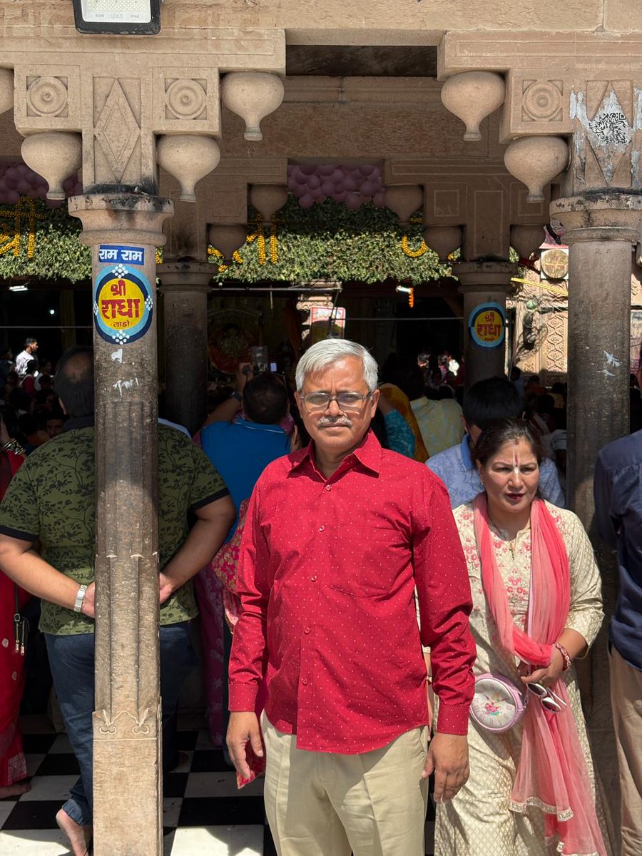 sanjeevlaw's tweet photo. कोशिशें जारी रहे कि न वादों का इरादा रहे।
हमने निभाए भी बहुत,पर अक्सर नादाँ रहे।
संजीव https://t.co/wZAV9dIgGb