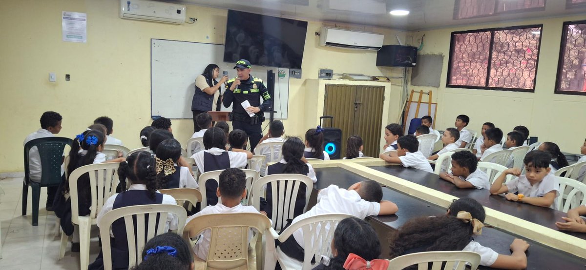 ProteccionPonal's tweet image. Realizamos una campaña de prevención dirigida a la comunidad estudiantil de #Valledupar donde fortalecemos el cuidado y la protección de nuestra #Niñez.

✅ Conferencias de sensibilización
✅ Orientación preventiva
✅ Entrega de volantes informativos
💚👮