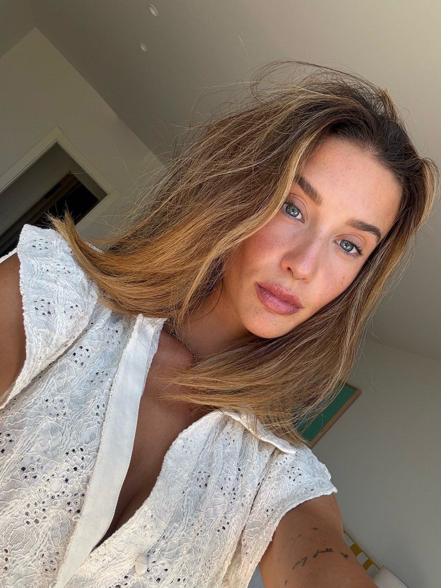 María Pedraza  tweet media