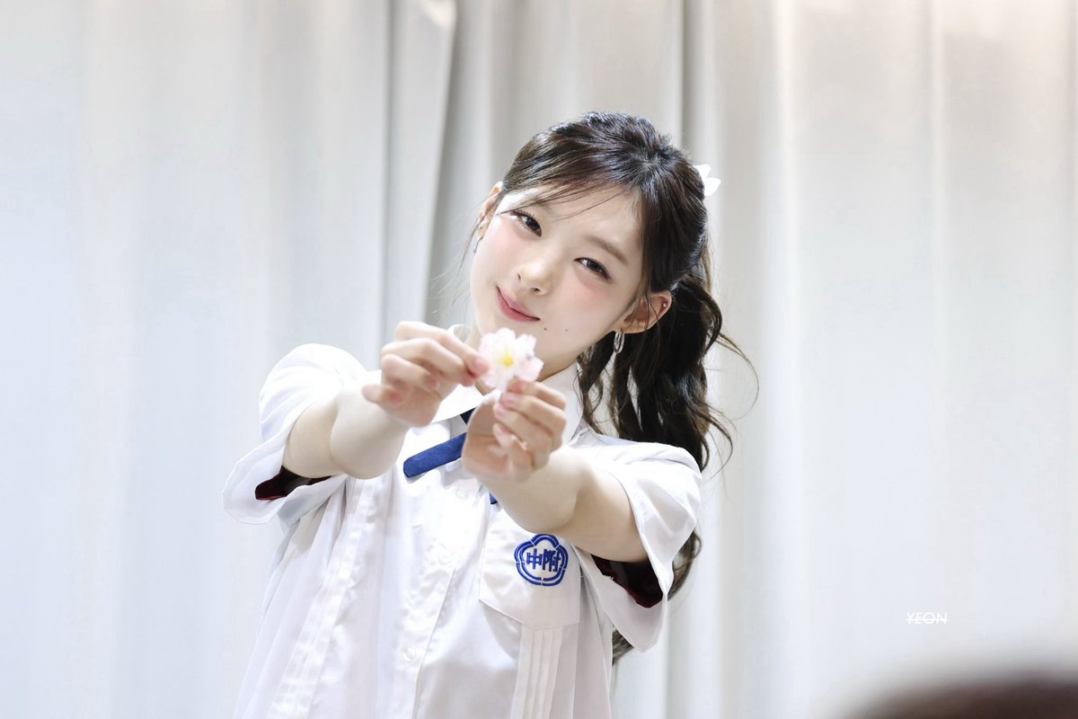 연 tweet media