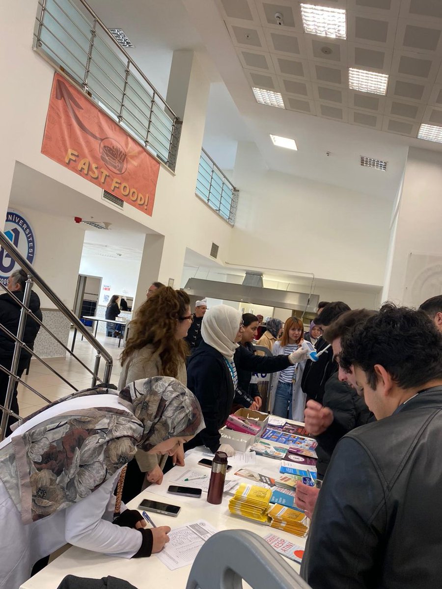 bartinsaglik's tweet photo. Ulusal kanser Haftası kapsamında, 10 Nisan 2026’da Bartın Üniversitesi Hemşirelik Bölümü ve TSM iş birliğiyle kanser taramaları farkındalık etkinliği düzenlendi. Erken tanı, sigaranın zararları ve bırakma hizmetleri anlatıldı; CO ölçümleriyle farkındalık artırıldı. https://t.co/R3Y7LYzFuT