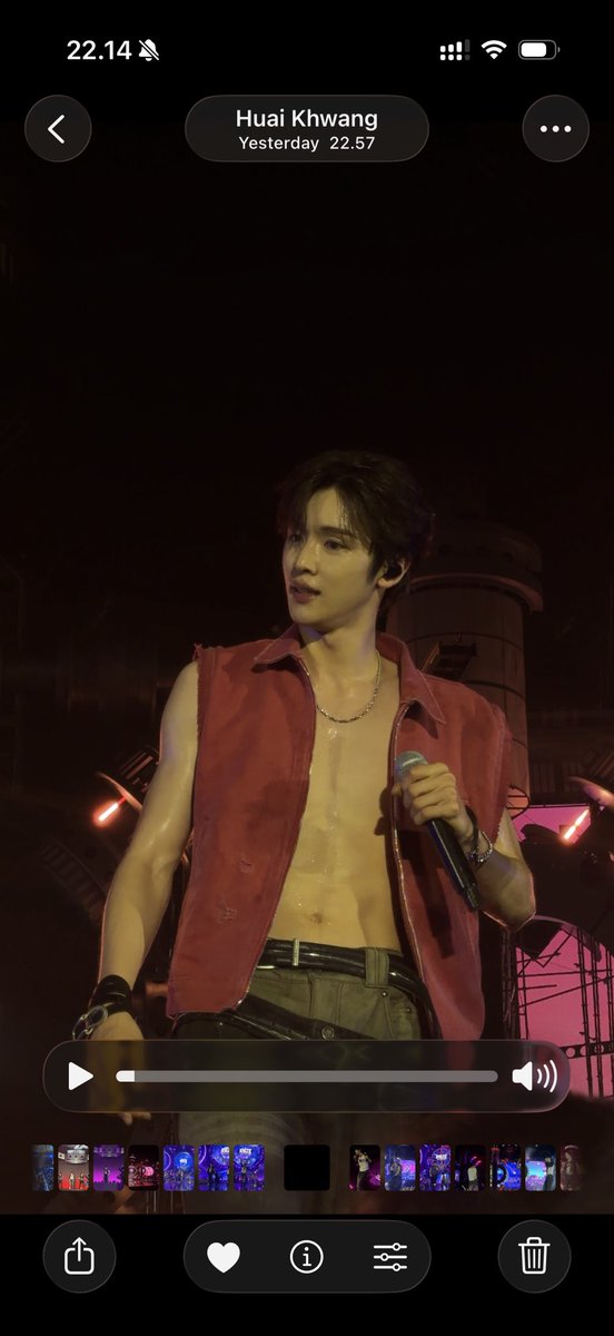 9yu4won's tweet photo. ITUMAH SUARA GUE ANJIR 😭 aduh congor maaf yah 😭 siape yang kuat depan mata begini https://t.co/ooIxpZFksL