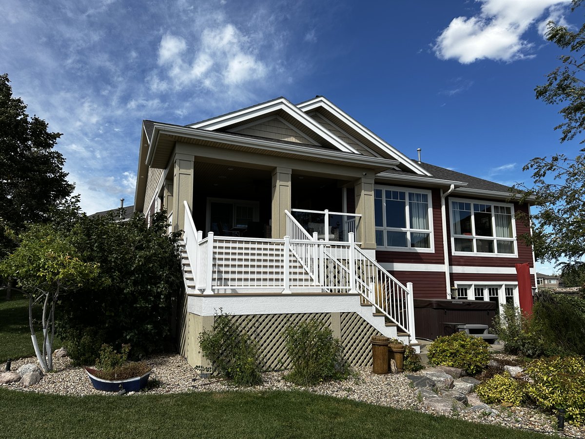 HeritageExt's tweet photo. TimberTech decking in Weathered Teak &amp; Mocha paired with refreshed posts in white LP siding—bringing a clean, durable, and modern look to this outdoor space. https://t.co/oLs8GSzJKk