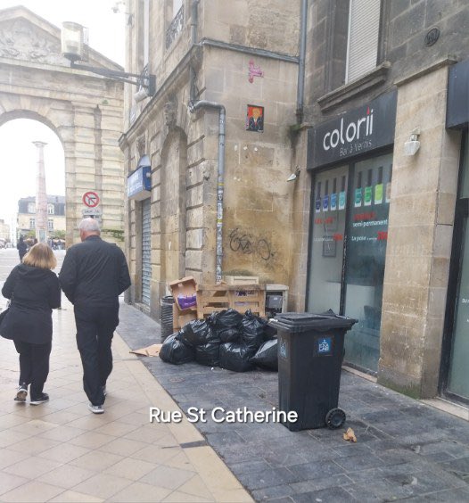 MissPunchline33's tweet photo. Trop un plaisir la propreté des rues de Bordeaux sous Thomas Cazenave 🥰

Alors les macronistes, je croyais que c’était un truc de la gôche les villes sales ? Je comprends pas 🤔 https://t.co/KnrRrCikws