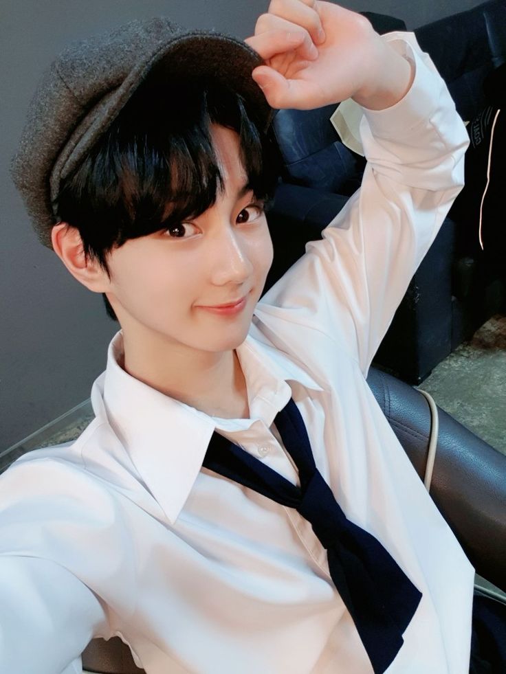 nini 𝜗ৎ enhypen is 7 tweet media