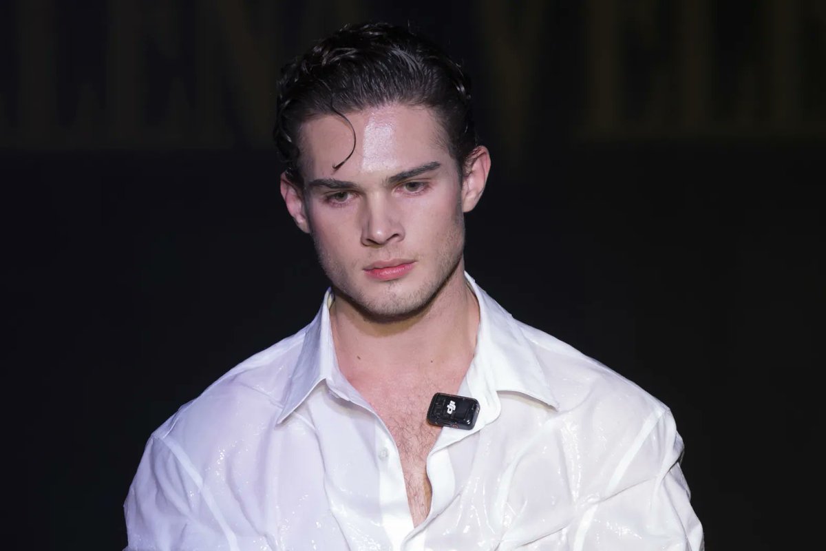 RollingStone's tweet photo. Clavicular Stable Following Suspected Overdose: ‘That Was Brutal’

The 20-year-old was streaming on the platform Kick while at a bar in Miami when his friends grew concerned about his condition and rushed him to the hospital. 

Details: https://t.co/ykEBcYbqC1 https://t.co/6GdBIUlXER