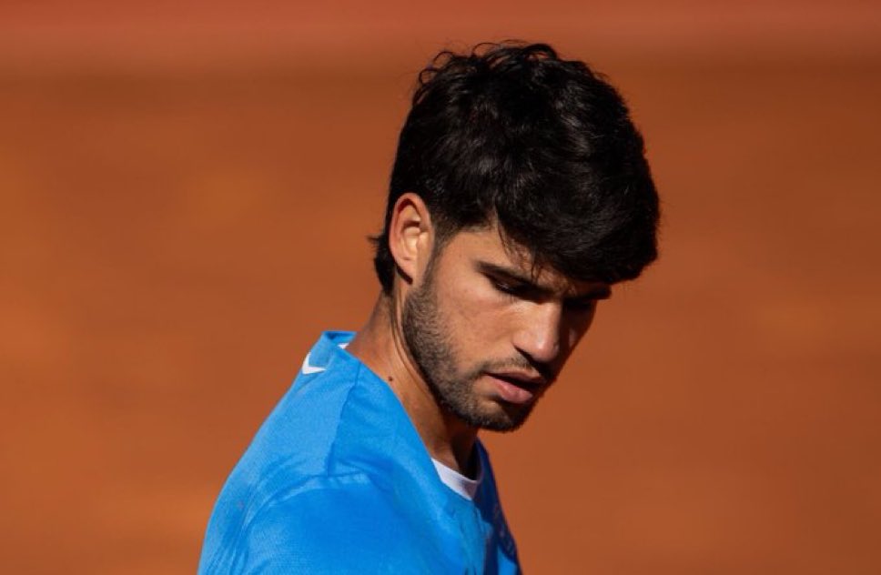 jmgmoron's tweet image. 🚨 ÚLTIMA HORA

Carlos Alcaraz ha anunciado una rueda de prensa a las 17:30h.

Pinta que se baja del torneo.

😢😢😢😢😢😢😢