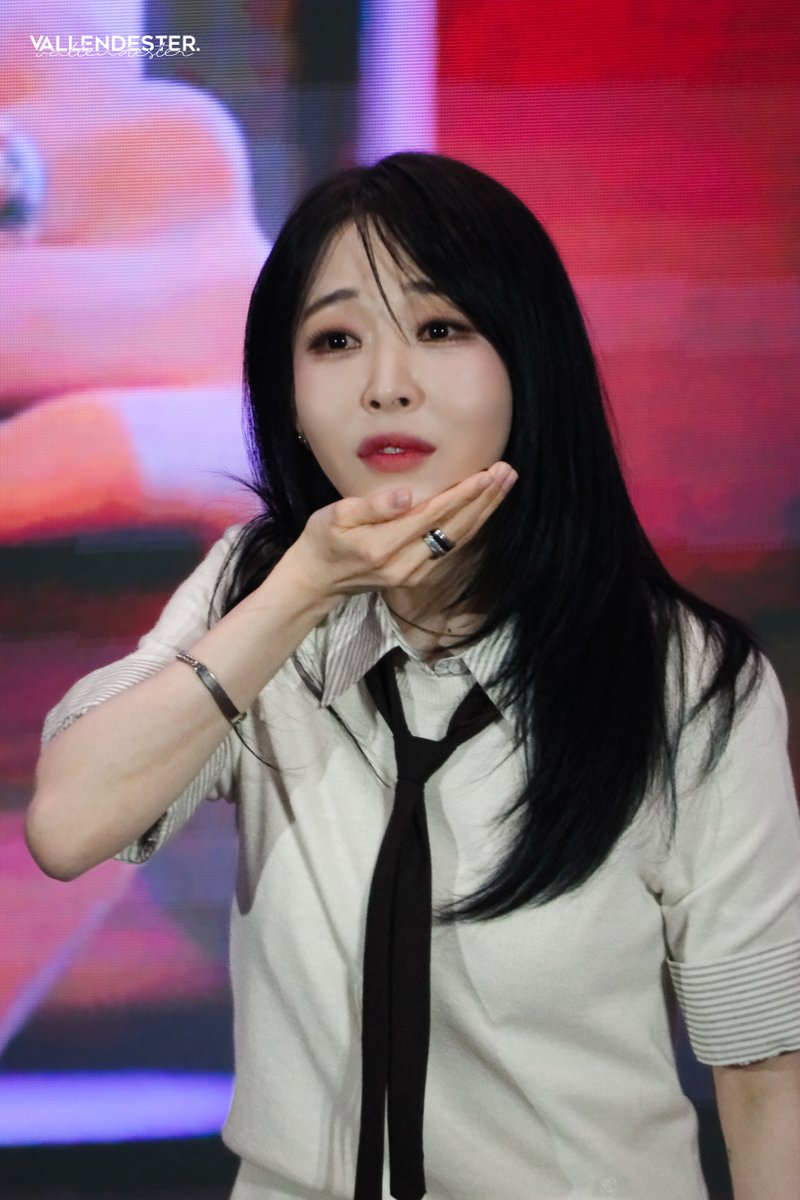 vallendester21's tweet photo. 260411      
#마마무 #MAMAMOO #문별 #MoonByul https://t.co/8mhNbfiy6o