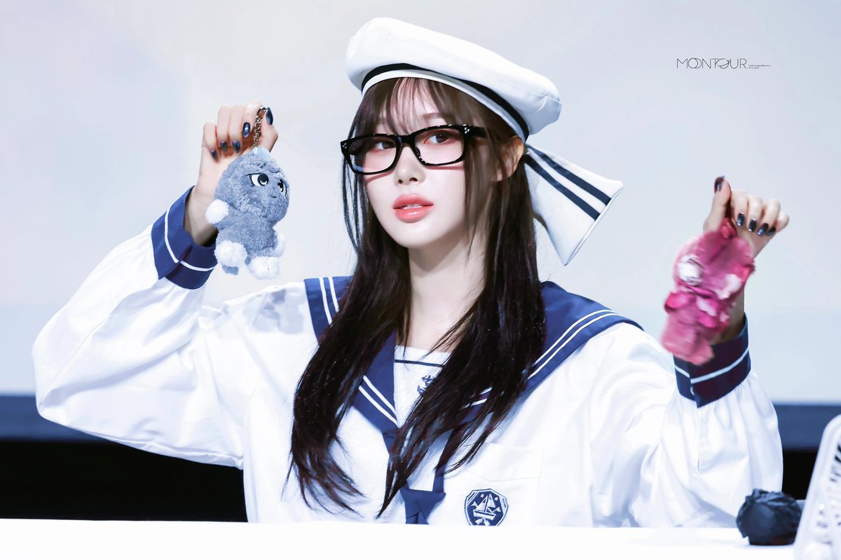 hourIy giselle tweet media